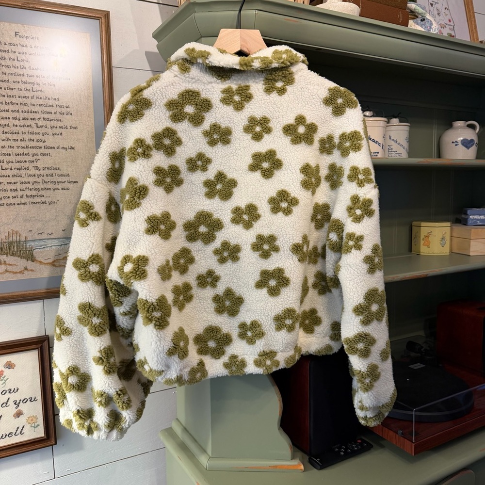 Le Lis White and Green Flower Sherpa Jacket Floral Size Medium - Picture 5 of 8